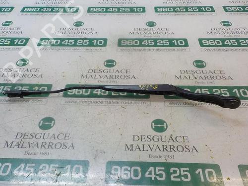 Used Front windshield wiper arm NISSAN QASHQAI I (J10, NJ10) [2006-2015]  4002509