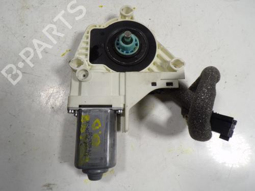 Rudehejsemotor forskærm højre SKODA SUPERB II (3T4) 2.0 TDI 16V (140 hp) 7261437