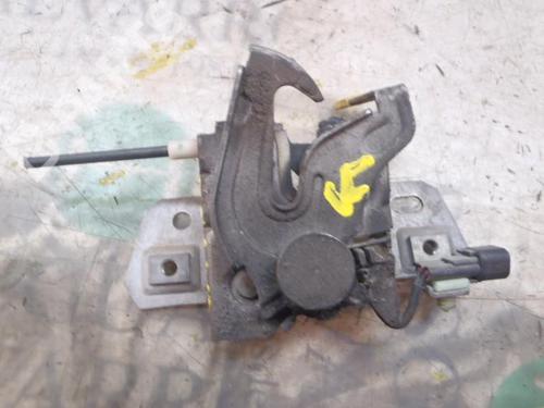 Used Hood lock Hood lock VOLVO V50 (545) 2.4 (170 hp) 8770570 8770570