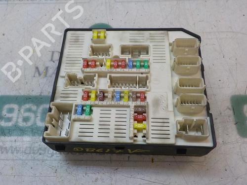 Used Fuse box Fuse box RENAULT MEGANE III Hatchback (BZ0/1_, B3_) 1.5 dCi (BZ1G, BZ1W, BZ0R) (95 hp) 4003251 4003251