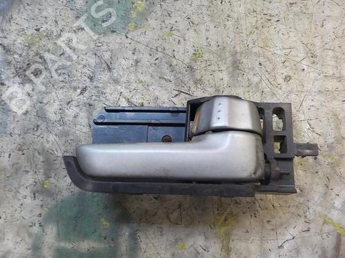 Used Front right interior door handle Front right interior door handle SUZUKI SWIFT III (MZ, EZ) 1.3 DDiS (RS413D) (69 hp) 3851350 3851350