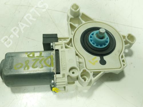right-rear-window-motor-vw-touareg-cr7-rc8-2017-36542729 main image