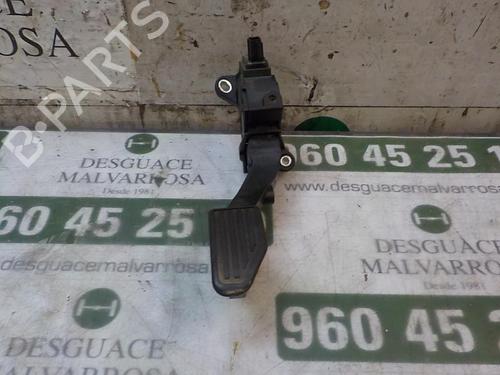 Used Pedal Pedal TOYOTA YARIS (_P13_) 1.4 D (NLP130_, NLP130) (90 hp) 3860874 3860874
