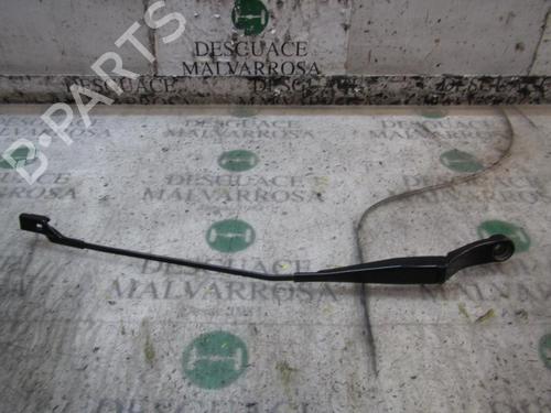 Used Front windshield wiper arm Front windshield wiper arm PEUGEOT 308 II (LB_, LP_, LW_, LH_, L3_) 1.6 HDi (92 hp) 3842337 3842337