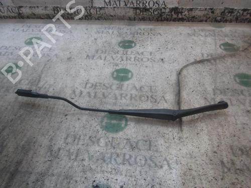 Used Front windshield wiper arm Front windshield wiper arm FIAT GRANDE PUNTO (199_) 1.3 D Multijet (199.AXD11, 199.AXD1A, 199.AXD1B,... (90 hp) 3840206 3840206