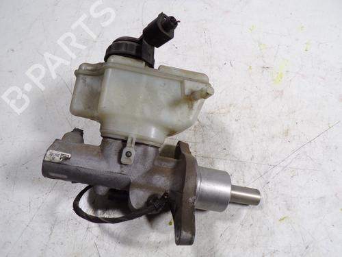 Used Brake master cylinder Brake master cylinder VW CADDY III Box Body/MPV (2KA, 2KH, 2CA, 2CH) 1.6 TDI (102 hp) 7886132 7886132
