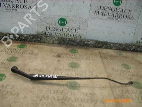 Used Front windshield wiper arm KIA CARENS II MPV (FJ) 2.0 CRDi (113 hp) 3787678