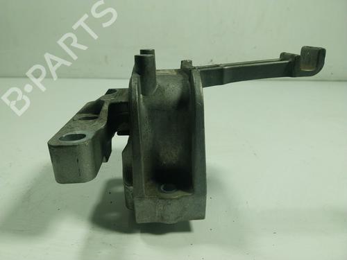 Used Engine mount VW TOURAN (5T1) [2015-2025]  17385013