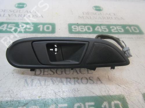 Poignée intérieure avant droite FORD FIESTA VI (CB1, CCN) 1.4 TDCi (70 hp) 3875280