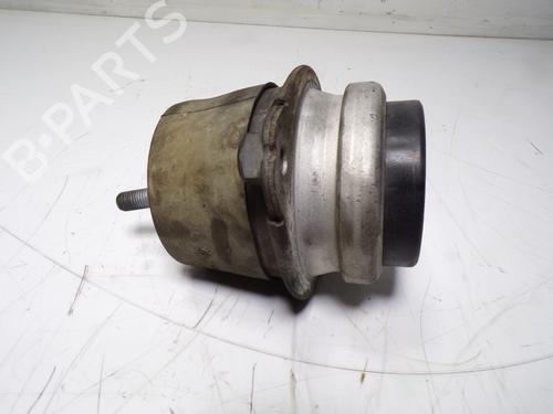 Used Engine mount Engine mount PORSCHE CAYENNE (9PA) S 4.5 (340 hp) 13537689 13537689