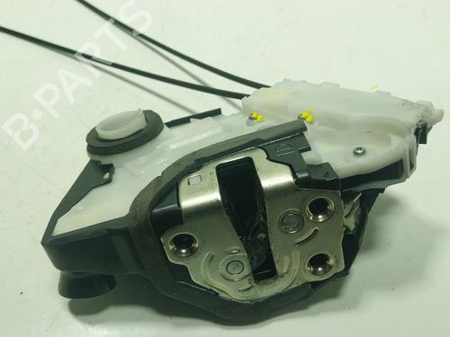 Used Front left lock TOYOTA YARIS (_P13_) 1.5 (NSP131_) (112 hp) 28216356
