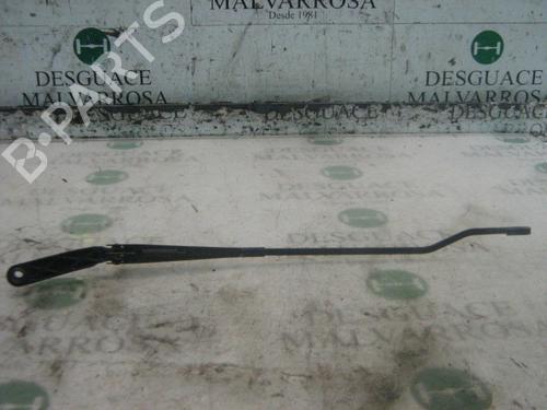 Used Front windshield wiper arm Front windshield wiper arm 3750173 3750173
