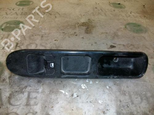 Used Right front window switch Right front window switch PEUGEOT 307 Break (3E) 2.0 HDI 110 (107 hp) 3784983 3784983