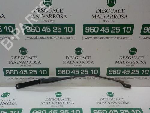 Used Front windshield wiper arm Front windshield wiper arm FORD FIESTA VI (CB1, CCN) 1.6 TDCi (95 hp) 3867564 3867564