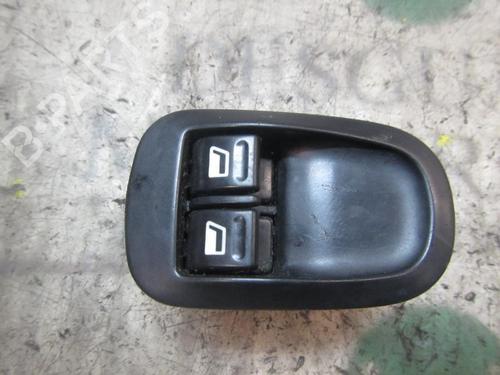 Used Left front window switch Left front window switch PEUGEOT 206 Hatchback (2A/C) 1.9 D (69 hp) 3838262 3838262