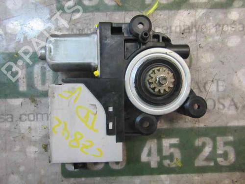 Used Right rear window motor Right rear window motor FORD KUGA I 2.0 TDCi (136 hp) 3862683 3862683