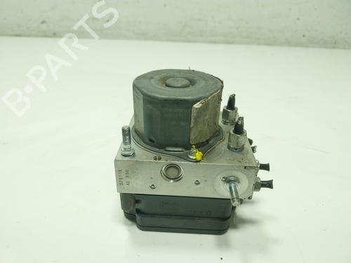 Used ABS pump RENAULT KADJAR (HA_, HL_) 1.2 TCe 130 (HLMR) (130 hp) 29579424