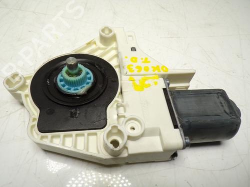Used Right rear window motor AUDI A4 B8 (8K2) 2.0 TDI 16V (140 hp) 11192309