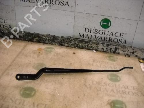 Used Front windshield wiper arm Front windshield wiper arm 3740242 3740242