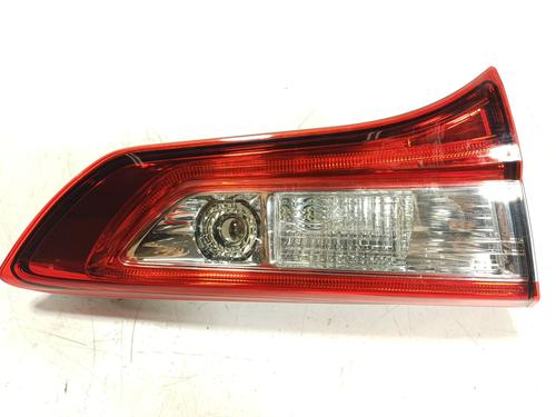 Used Left tailgate light Left tailgate light TOYOTA YARIS (_P13_) 1.5 Hybrid (NHP130_, NHP130) (101 hp) 36447542 36447542