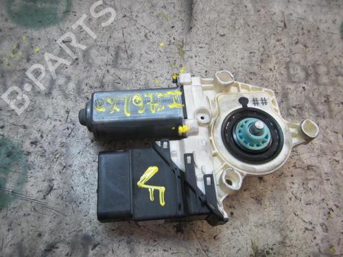 Rudehejsemotor bagstkærm venstre SEAT LEON (1P1) 1.9 TDI (105 hp) 3843683