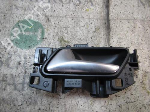 Venstre bagtil invendig håndtag Venstre bagtil invendig håndtag PEUGEOT 308 II (LB_, LP_, LW_, LH_, L3_) 1.6 HDi (92 hp) 3842331 3842331