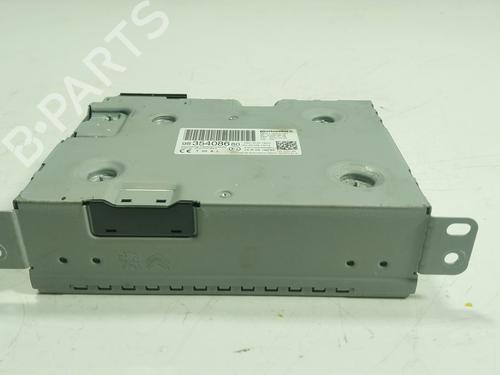 Used Radio Radio PEUGEOT 208 II (UB_, UP_, UW_, UJ_) e-208 (136 hp) 25036602 25036602
