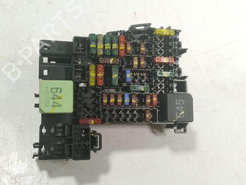 Used Fuse box Fuse box 38044205 38044205