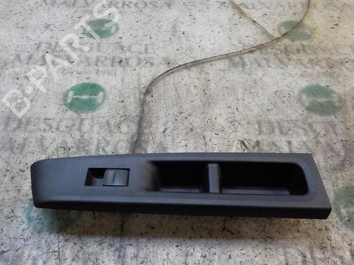 Used Right front window switch Right front window switch TOYOTA YARIS (_P9_) 1.4 D-4D (NLP90_, NLP90R) (90 hp) 3852154 3852154