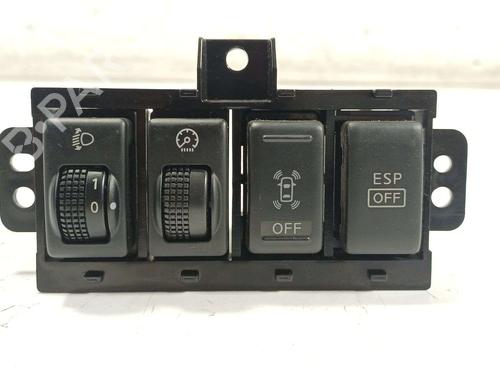 Used Switch Switch RENAULT KOLEOS I (HY_) 2.0 dCi (HY0K) (150 hp) 40160197 40160197