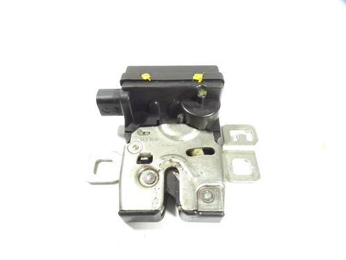 Tailgate lock LAND ROVER RANGE ROVER SPORT I (L320) 2.7 D 4x4 | BP8286615C101 