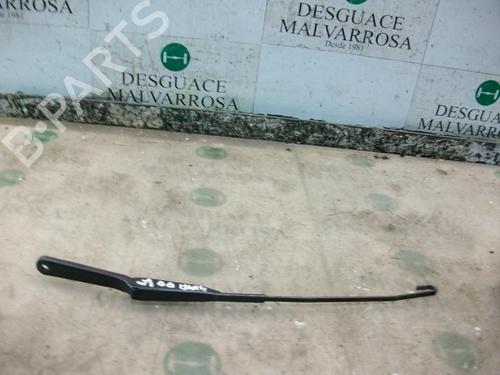 Used Front windshield wiper arm Front windshield wiper arm 3742045 3742045