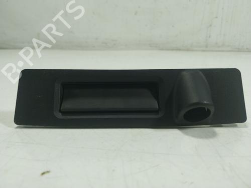 Used Tailgate handle Tailgate handle TESLA MODEL Y (5YJY) Long Range All-wheel Drive (514 hp) 16665704 16665704