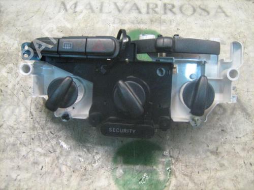 Used Climate control TOYOTA YARIS (_P1_) 1.0 (SCP10_, SCP10R) (68 hp) 3734173