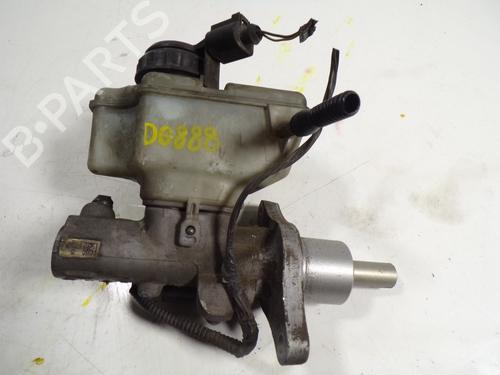 Used Brake master cylinder Brake master cylinder SKODA OCTAVIA II (1Z3) [2004-2013] 7841193 7841193