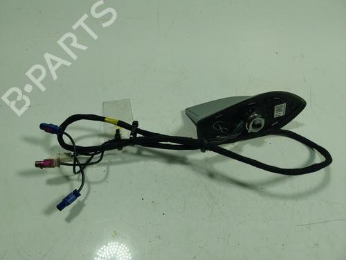 Antenne/Base RENAULT MEGANE IV Hatchback (B9A/M/N_) [2015-2025]  16713545