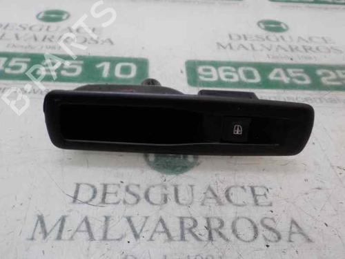 Used Right rear window switch Right rear window switch RENAULT MEGANE III Hatchback (BZ0/1_, B3_) 1.5 dCi (BZ0C) (90 hp) 3882150 3882150