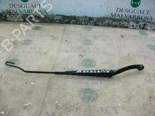 Used Front windshield wiper arm PEUGEOT 307 (3A/C) 2.0 HDi 90 (90 hp) 3761969