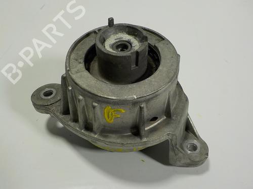 Used Engine mount MERCEDES-BENZ V-CLASS (W447) [2014-2025]  13496037