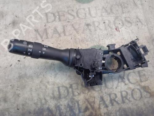 Used Headlight switch TOYOTA YARIS (_P9_) 1.4 D-4D (NLP90_, NLP90R) (90 hp) 3799573
