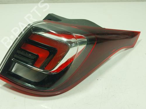 Used Right taillight OPEL CROSSLAND X / CROSSLAND (P17, P2QO) 1.2 (75) (110 hp) 27459504