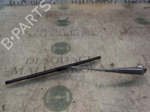 Used Front windshield wiper arm SEAT 600 (110B) 0.8 (23 hp) 9121976