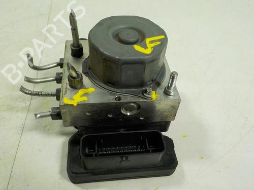 Used ABS pump DACIA SANDERO II 1.5 dCi 75 / Blue dCi 75 (B8JW, B8M4, B8AH, B8M7, B8M6) (75 hp) 8142052