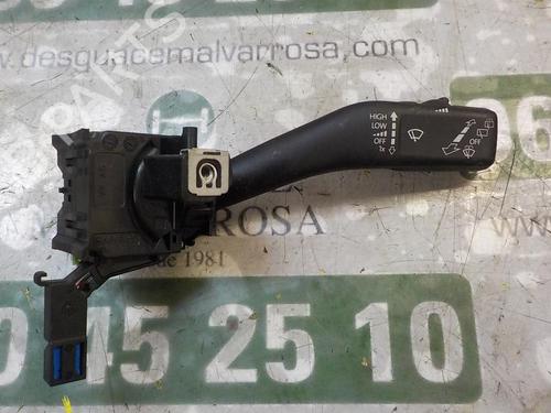 Used Steering column stalk SEAT LEON (1P1) 1.9 TDI (105 hp) 3858501