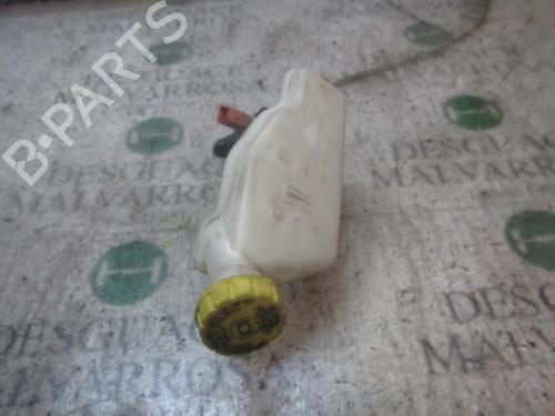 Used Brake master cylinder Brake master cylinder PEUGEOT 208 I (CA_, CC_) 1.6 HDi (94 hp) 3839360 3839360