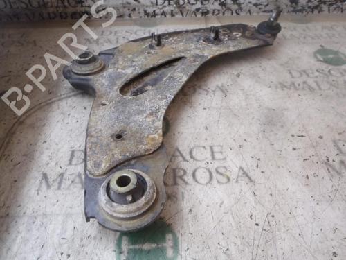 Used Right front suspension arm OPEL VIVARO A Van (X83) 2.5 DTI (F7) (135 hp) 3825050