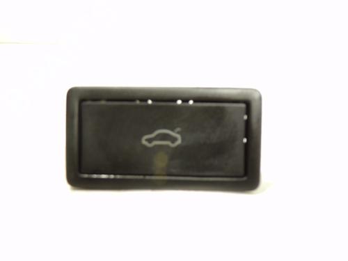 Used Tailgate handle Tailgate handle CUPRA LEON Sportstourer (KL8, KU8, KUD) 2.0 TSI 4Drive (310 hp) 15195596 15195596