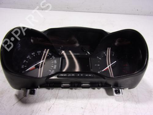 Used Instrument cluster Instrument cluster CITROËN C3 III (SX) 1.2 PureTech 82 (83 hp) 15835837 15835837