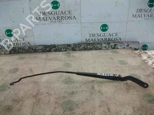 Used Front windshield wiper arm FORD FIESTA V (JH_, JD_) 1.4 TDCi (68 hp) 3751555