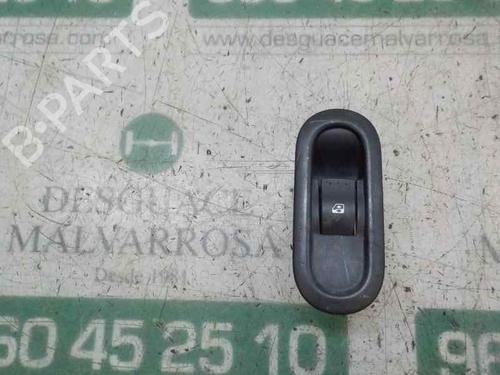 Used Right rear window switch Right rear window switch RENAULT KANGOO / GRAND KANGOO II (KW0/1_) 1.5 dCi 90 (KW05, KW08, KW0G, KW11) (90 hp) 4719953 4719953